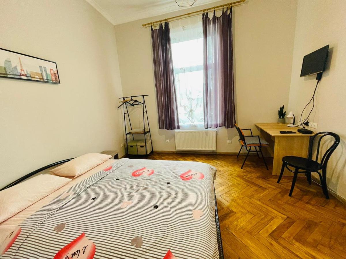 Джерельна 25, Апартаменти В Центрі З Двома Ізольованими Спальнями ลวีฟ ภายนอก รูปภาพ